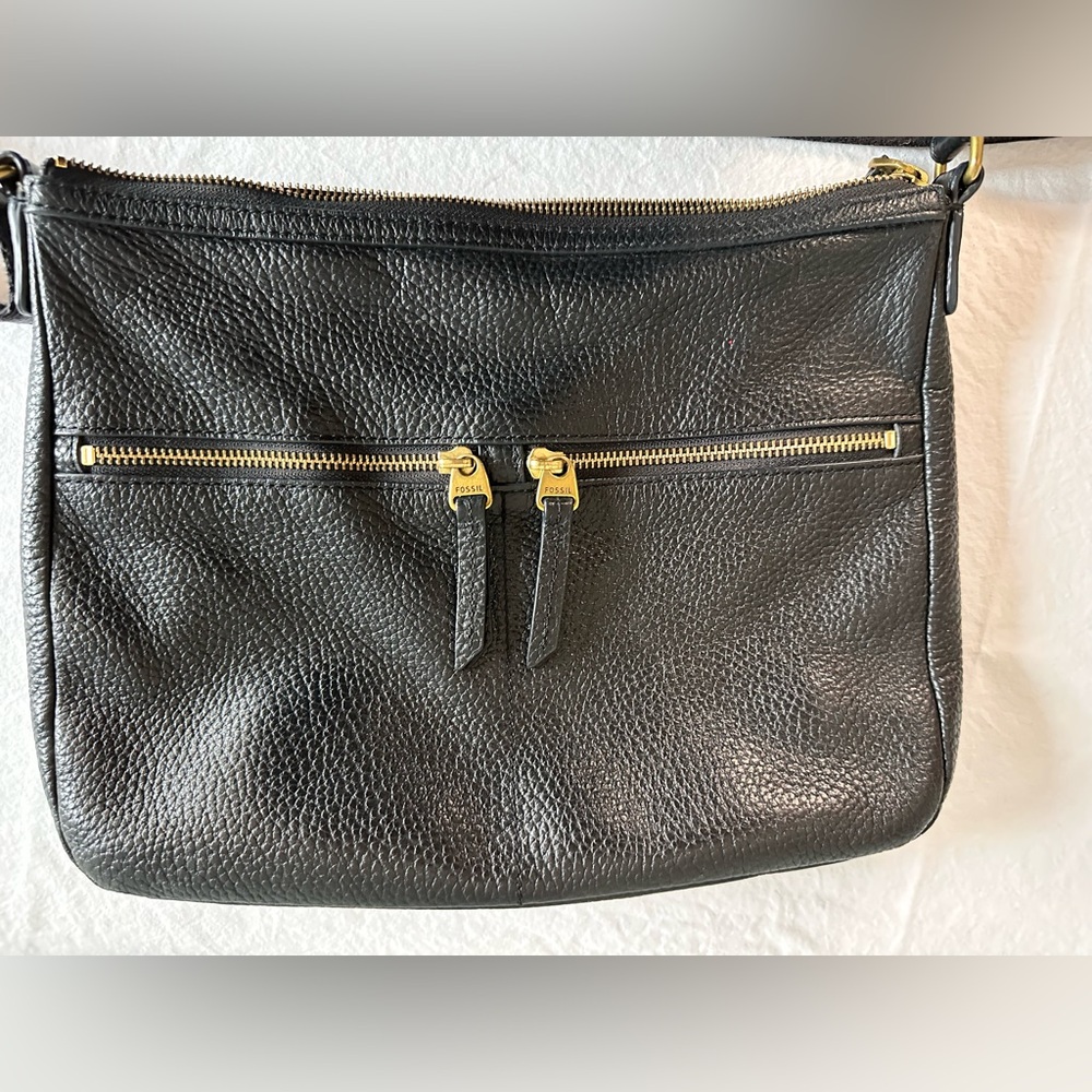 FOSSIL! EUC!! Black Leather Crossbody Bag - Picture 3 of 16